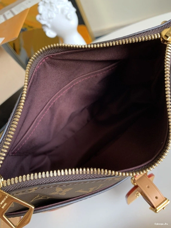 LOUIS VUITTON PM ODÉON 0321